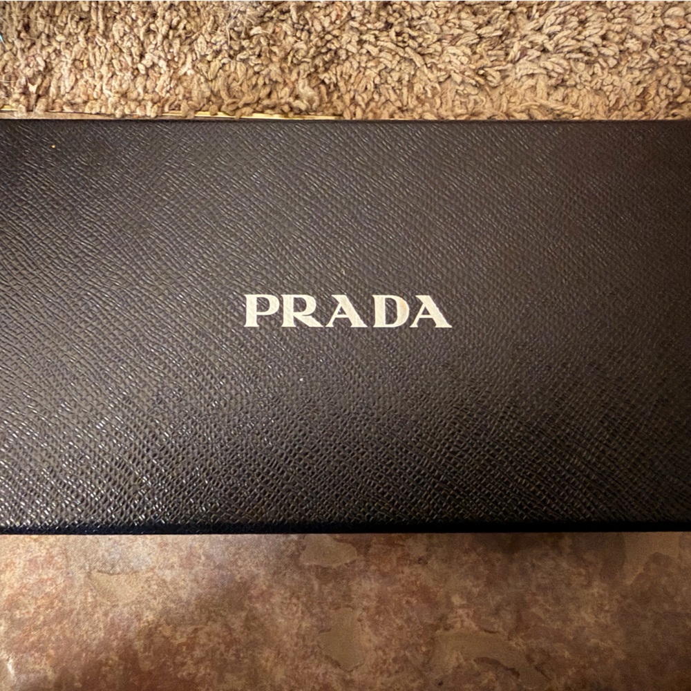 Prada Coral Wallet with Bow Accent - Picture 2 of 10